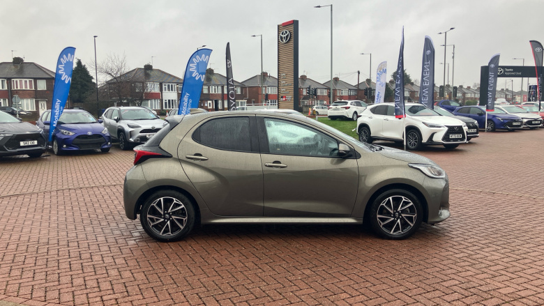 Toyota Yaris 1.5 Hybrid Design 5dr CVT Hybrid Hatchback